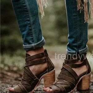 Freebird Claw Shoe, Women’s, Cognac, Size 9